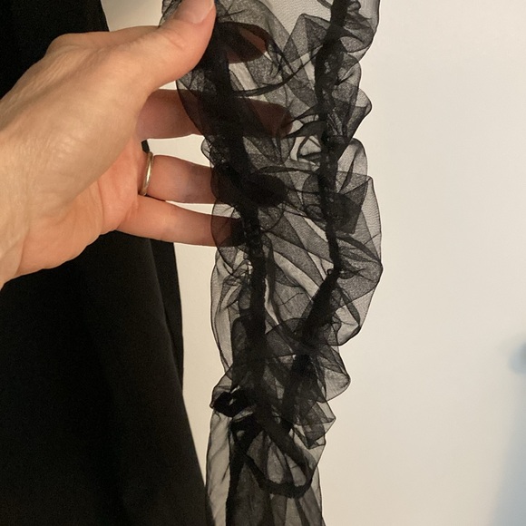 L'Vow Sexy, body con, Club Dress, sheer mesh long sleeve. Size, S - Picture 10 of 10